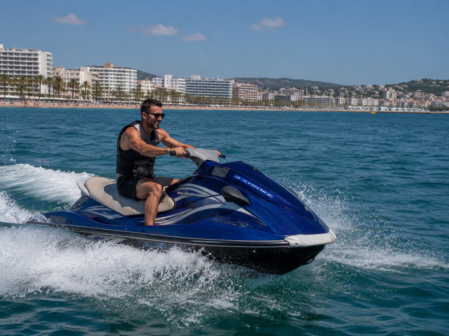 Moto de agua en El Arenal